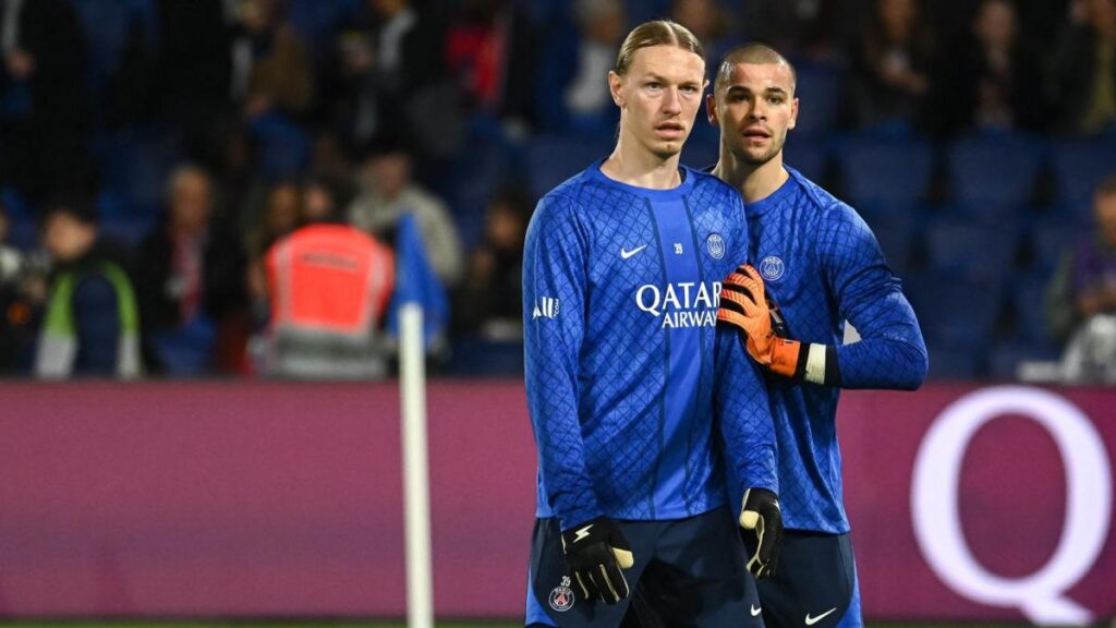 The Goalkeeper Debate Heats Up at PSG The Goalkeeper Debate Heats Up at PSG