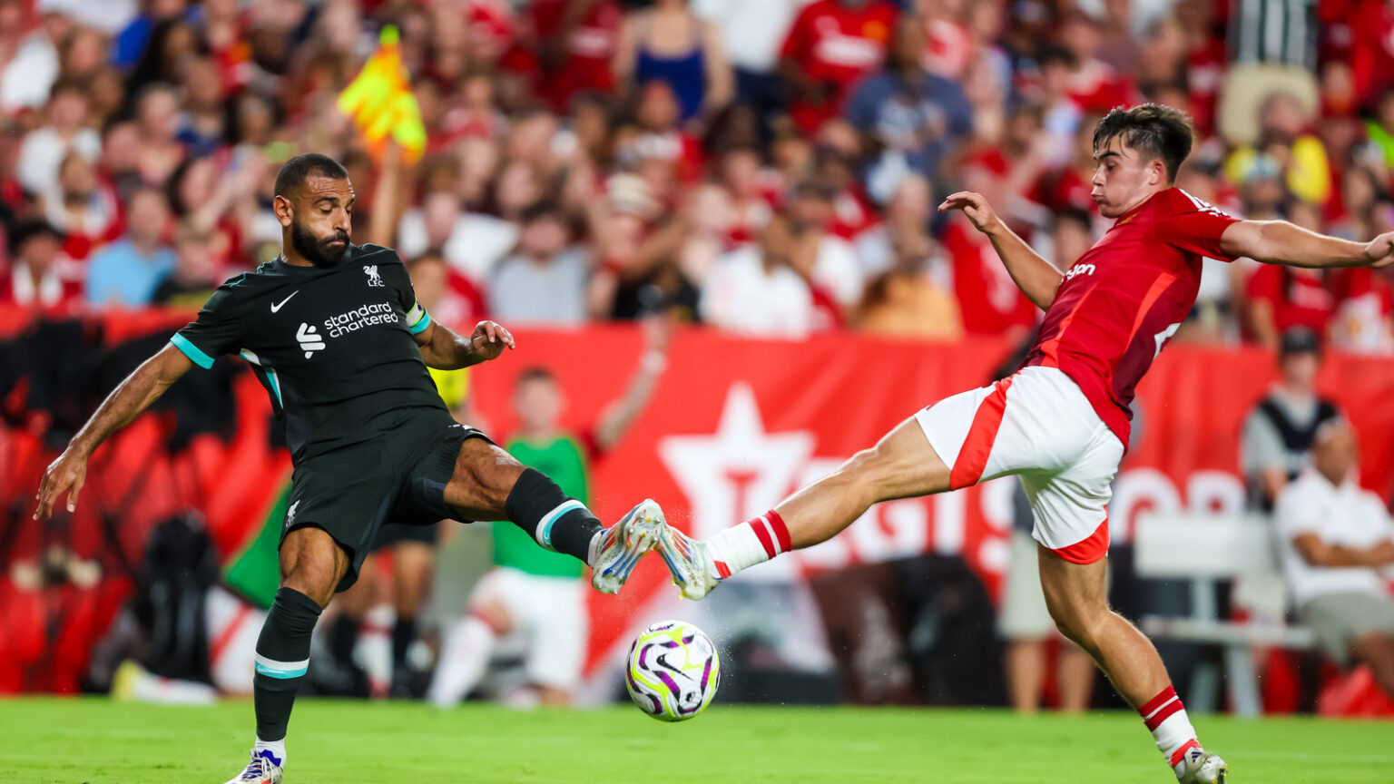 12 Clubs Eye Manchester United Defender for January 2026 Move