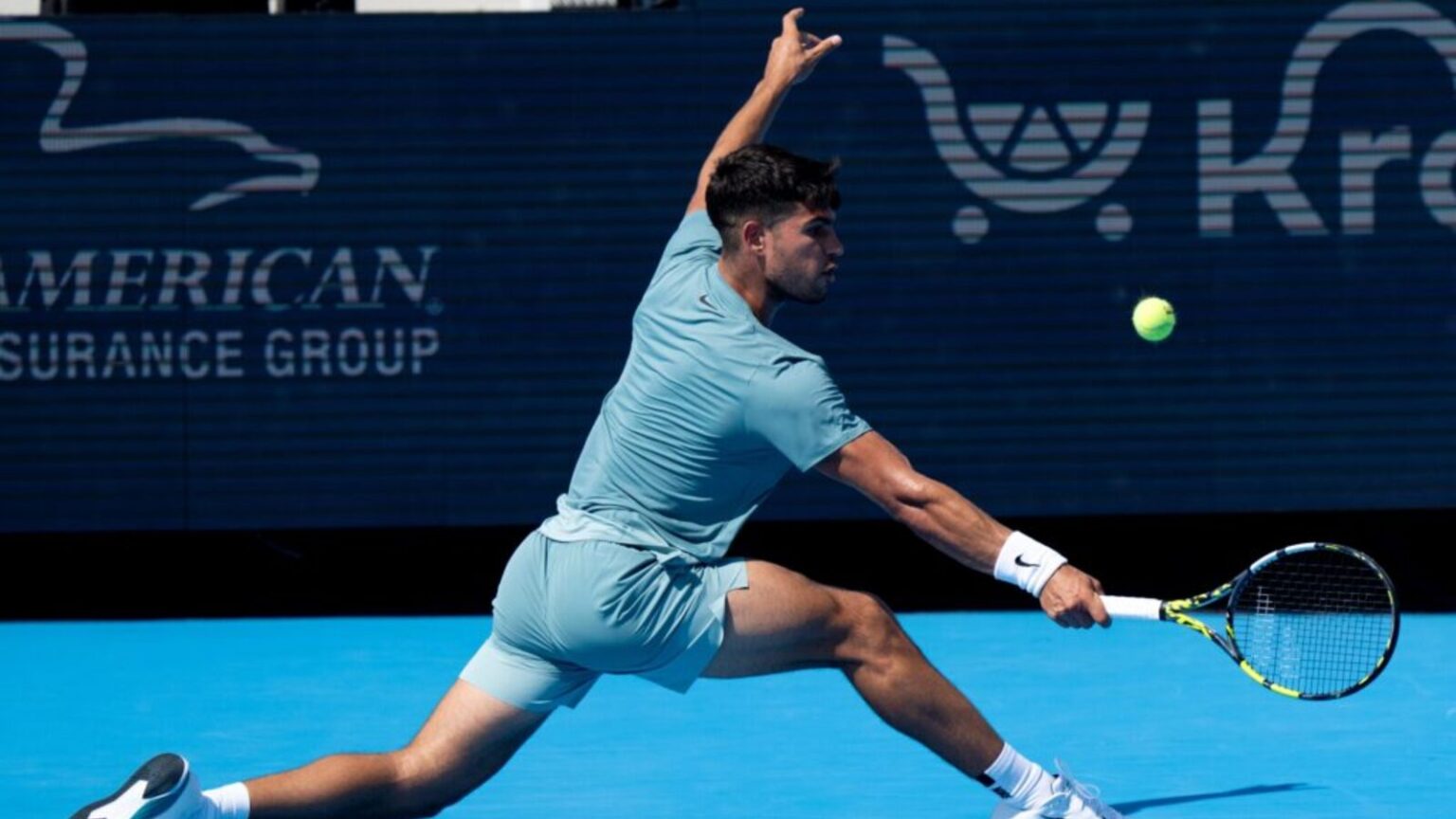 Alcaraz Shines as He Overcomes Adam Walton in Australian Open Debut
