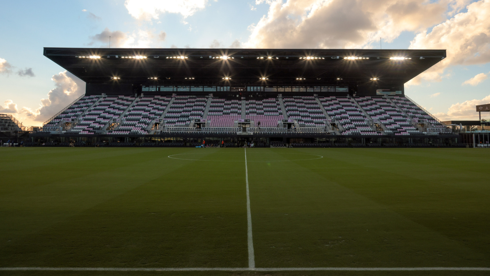 Celtic Considering Signing Manchester United Defender