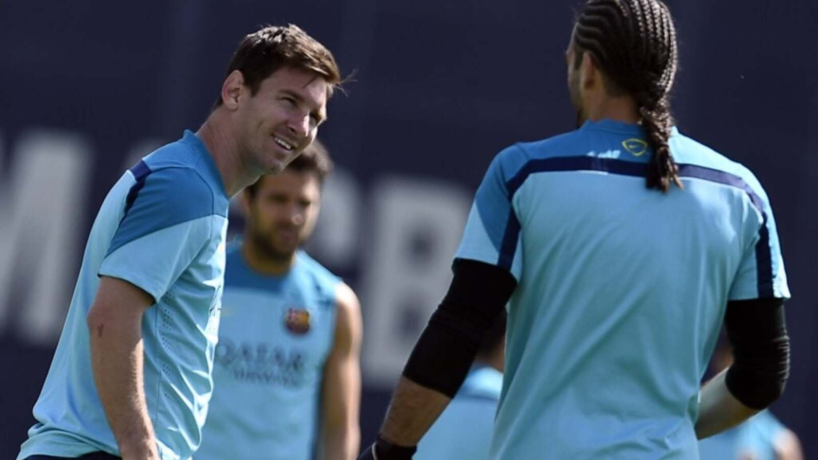 Former FC Barcelona Goalkeeper Expresses Frustration Over Messi Question: "It Really Bothers Me..."