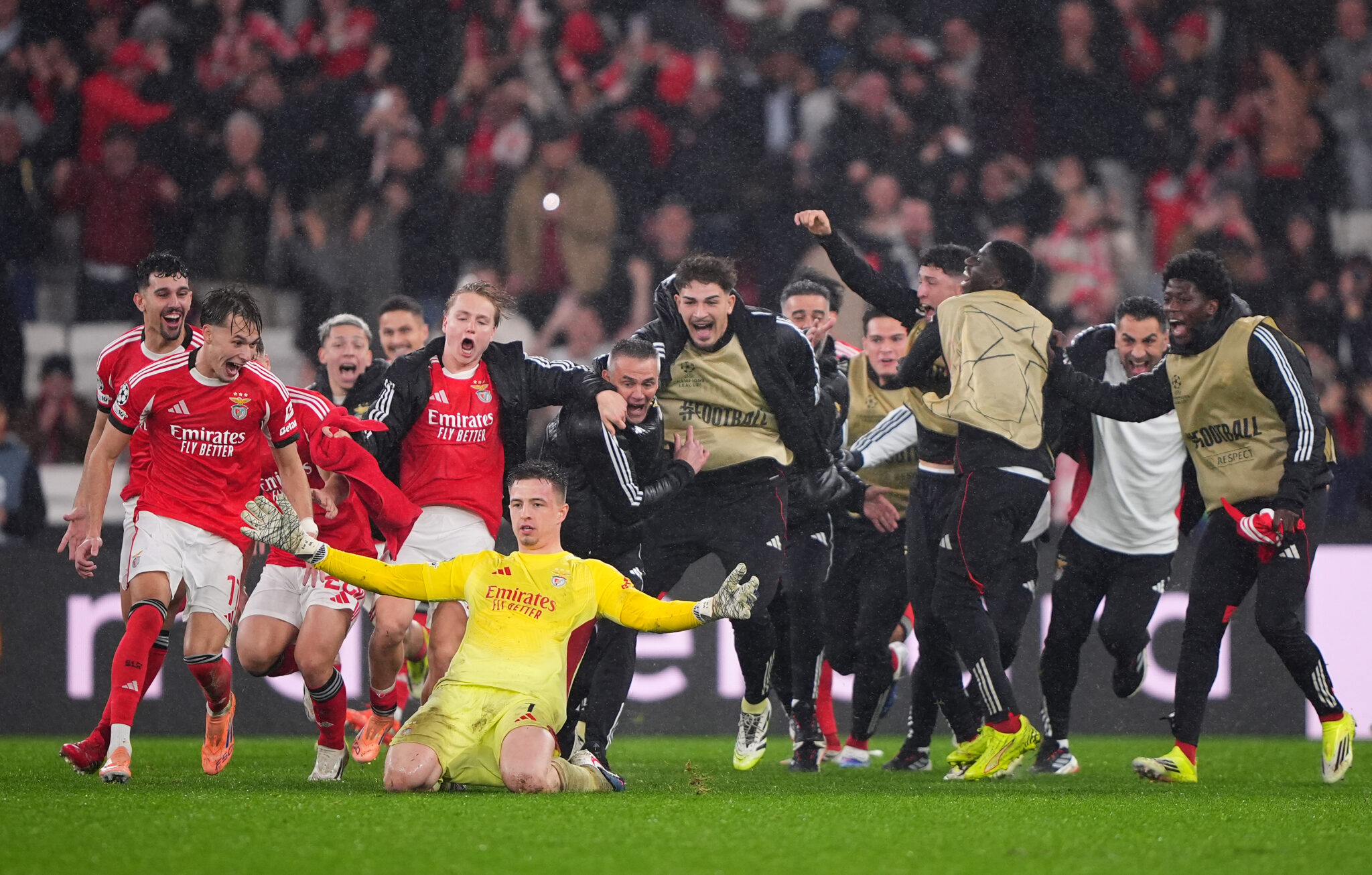 Goalkeeper Scores and Conte's Challenges Continue