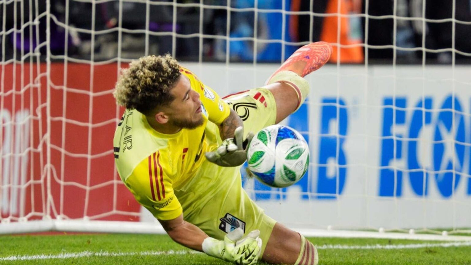 Inter Miami Welcomes 2025 MLS Goalkeeper of the Year, Dayne St. Clair