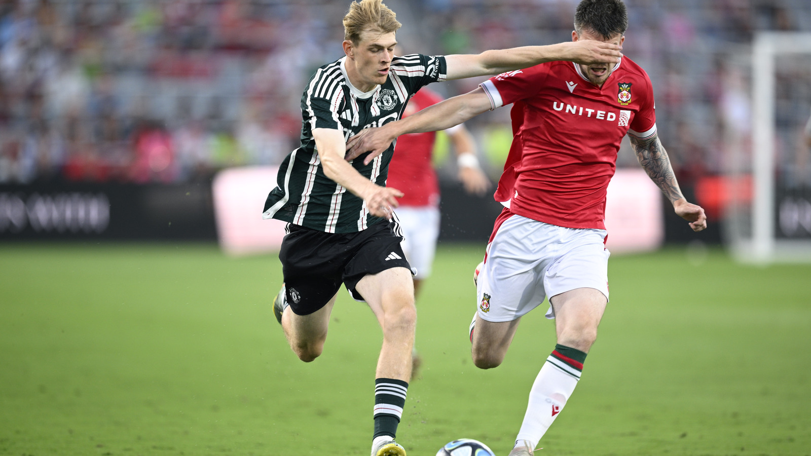 Manchester United Midfielder Set to Return from Injury Before January 2026 Move