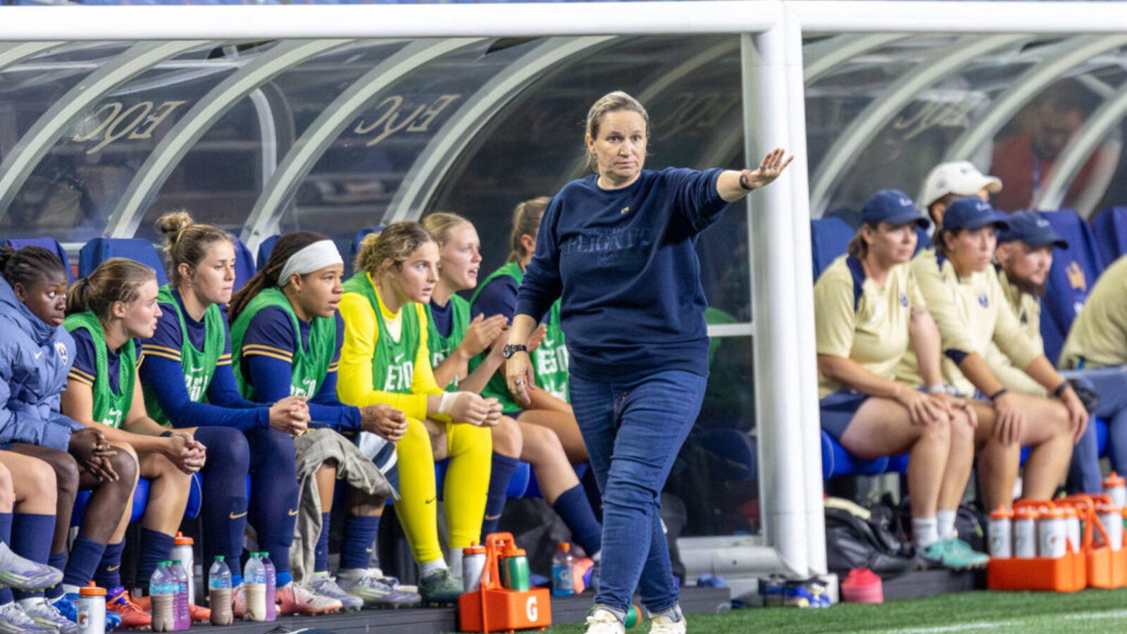 Seattle Reign Signs Head Coach Laura Harvey to Contract Extension Until 2028