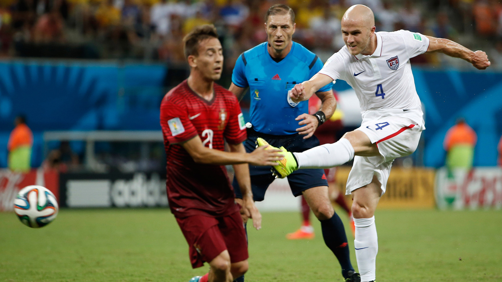 Sweden Forward Nears Move to Manchester United