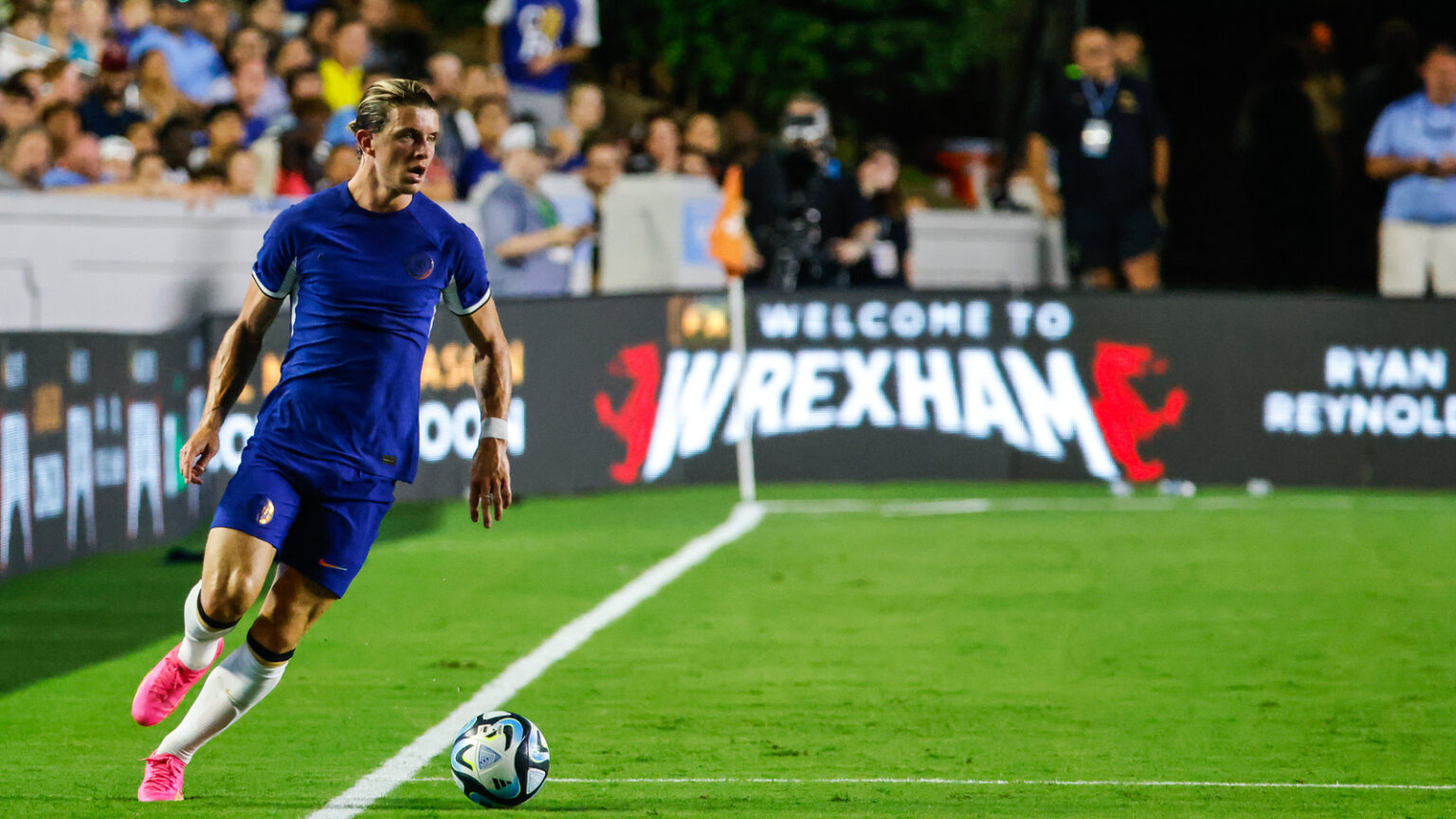 Tottenham Aims to Steal the Spotlight with £30m Midfielder in Michael Carrick Reunion Plans