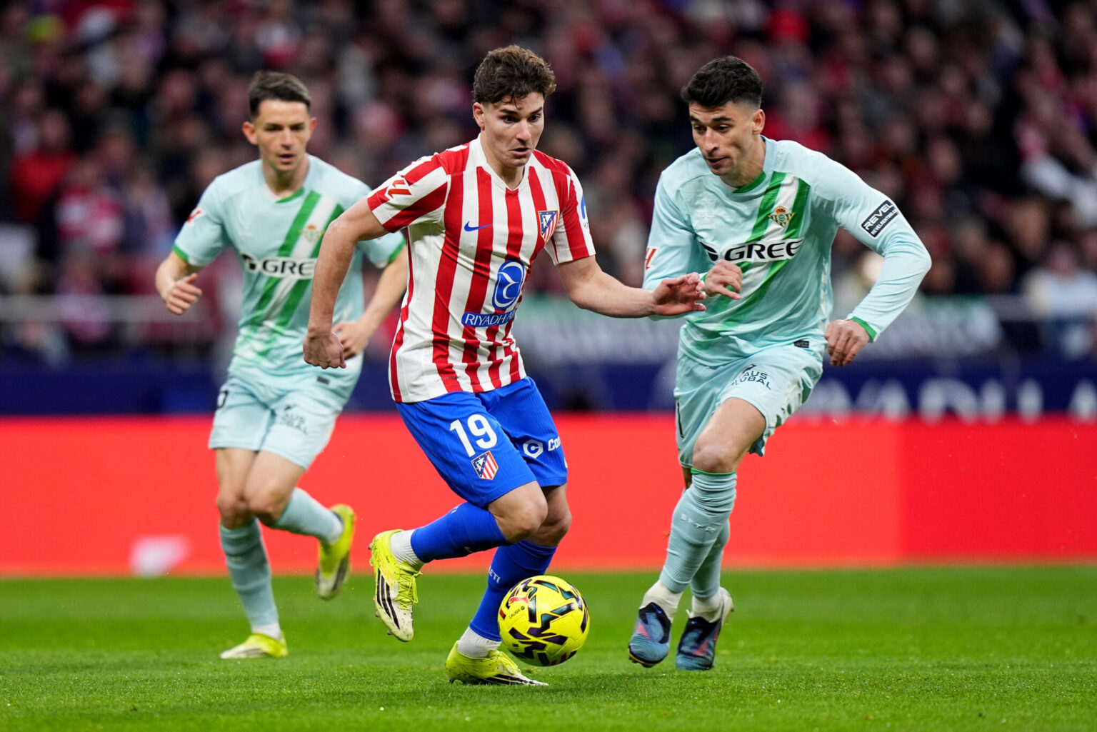 Arsenal and Chelsea in Race to Sign Julian Alvarez Arsenal and Chelsea in Race to Sign Julian Alvarez