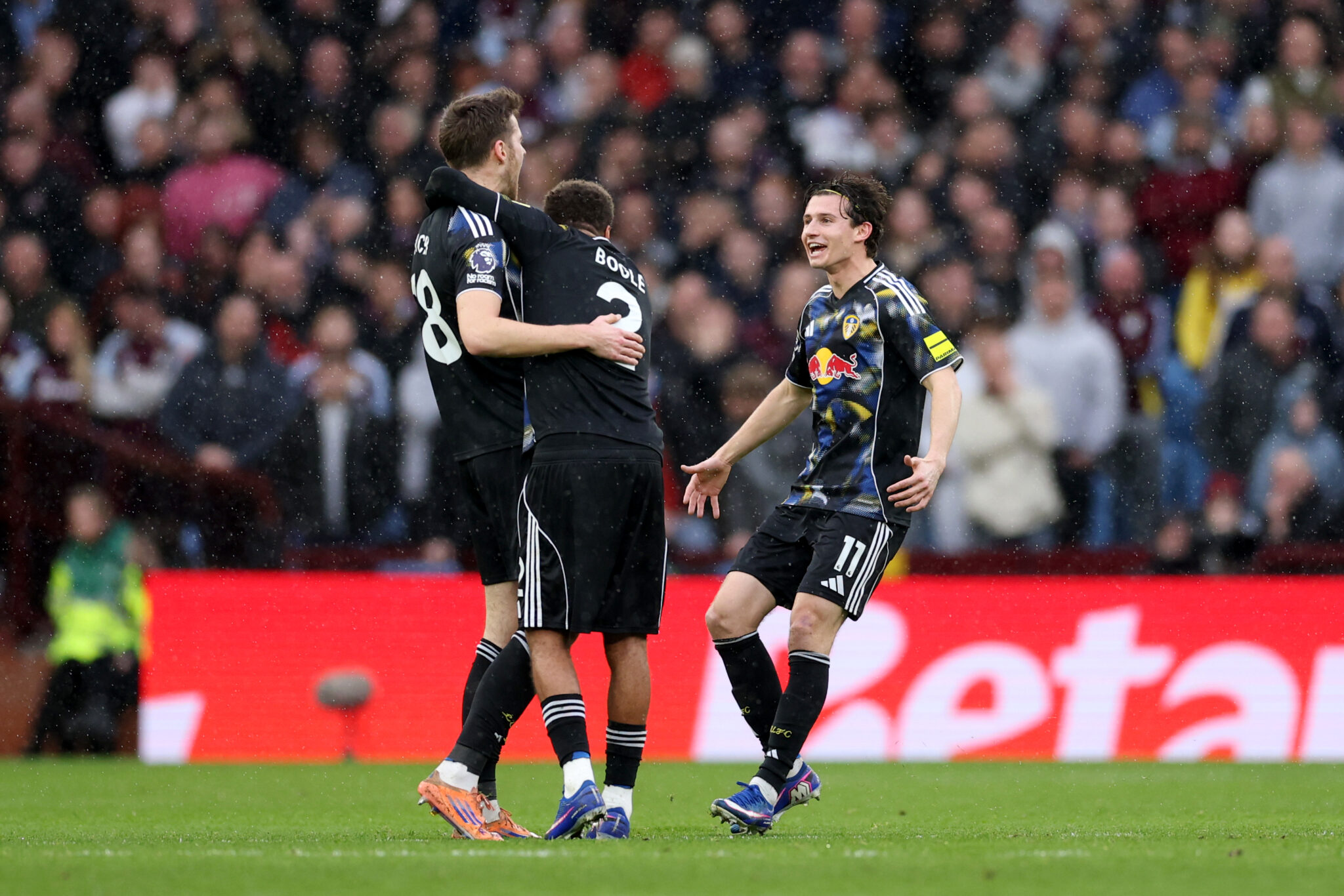 Gyokeres Shines as Stach Curves it Perfectly