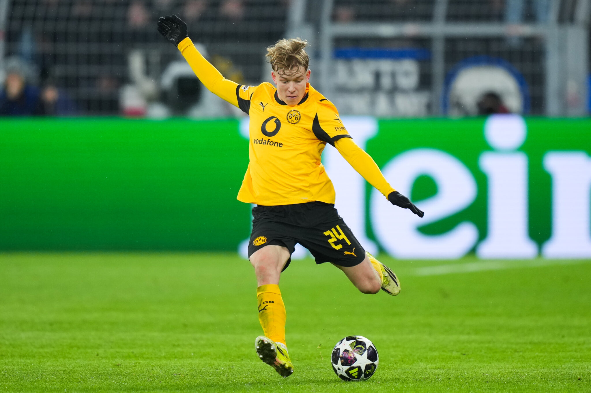 Match Preview: Borussia Dortmund Takes on Bayern Munich – Team Updates and Insights