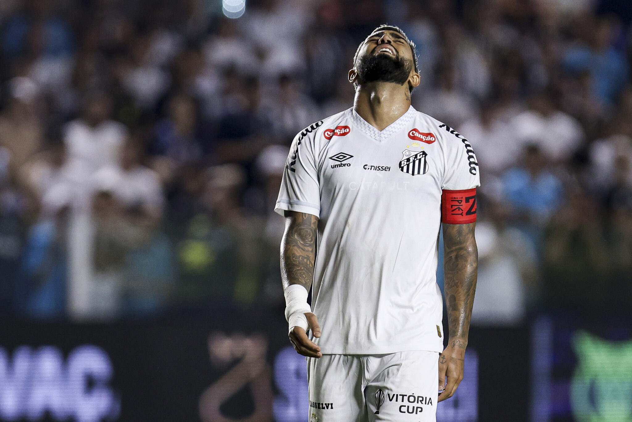 Santos Striker Advises Young Players to Think Twice Before Joining Premier League