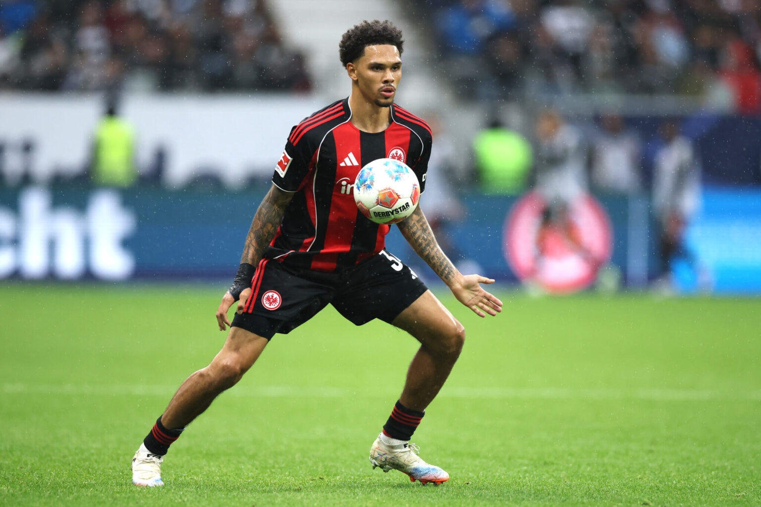 Six Premier League Clubs Target Frankfurt Full-Back Collins Six Premier League Clubs Target Frankfurt Full-Back Collins