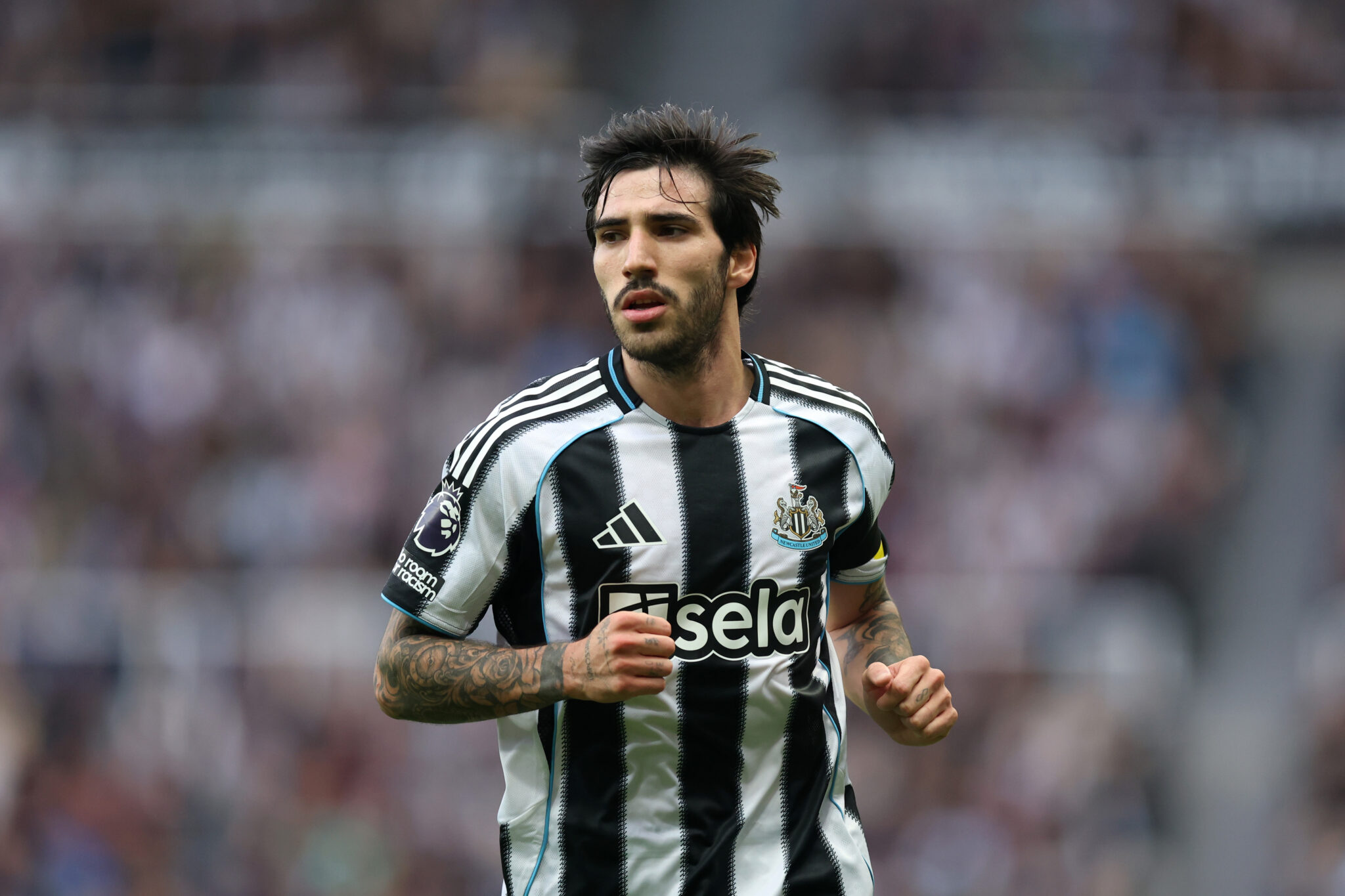 Tonali Stays Committed to Newcastle Despite Arsenal Transfer Rumors