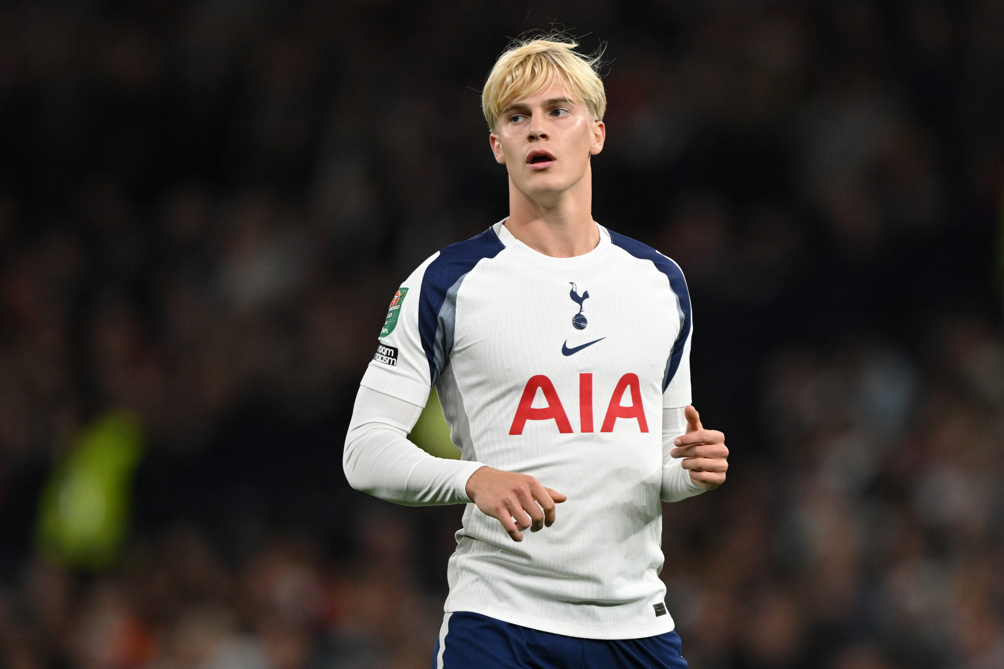 Tottenham Sets Price for Bergvall as Chelsea Shows Interest