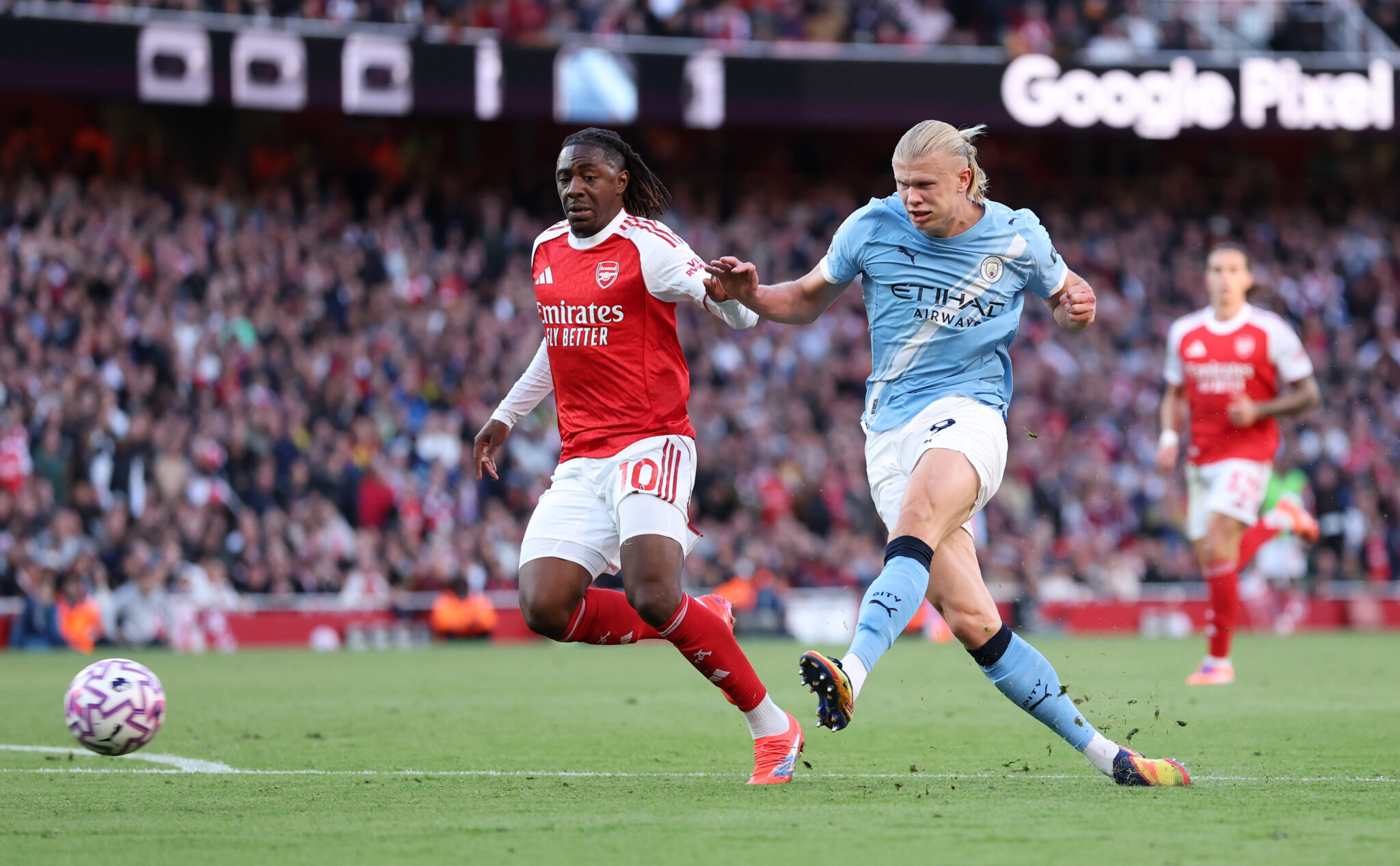 Arsenal Takes on Manchester City: Match Preview and Team Updates