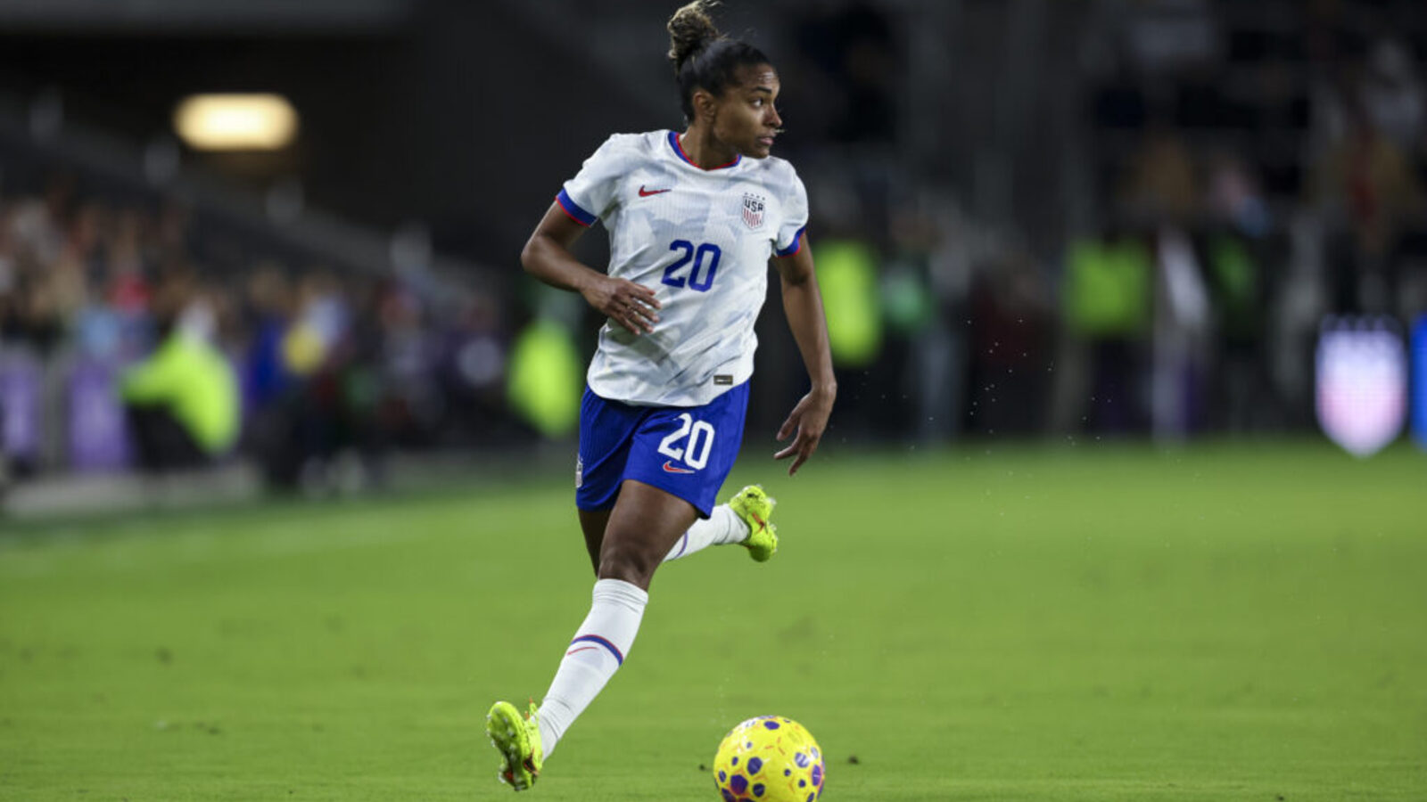 Catarina Macario Signs Record Deal with San Diego Wave FC
