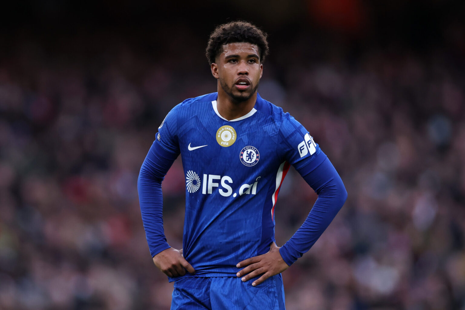 Manchester United Eyes Surprising Transfer for Chelsea Player