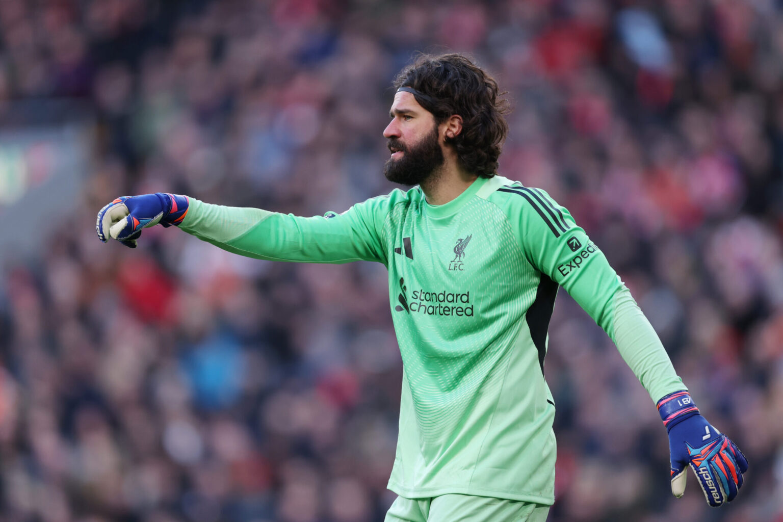 Slot Provides Update on Alisson’s Fitness Before Spurs Match Slot Provides Update on Alisson’s Fitness Before Spurs Match