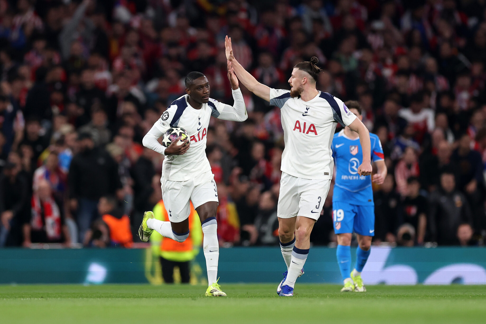 Spurs Player Aims for Juventus Comeback as PSG Considers Striker Trade
