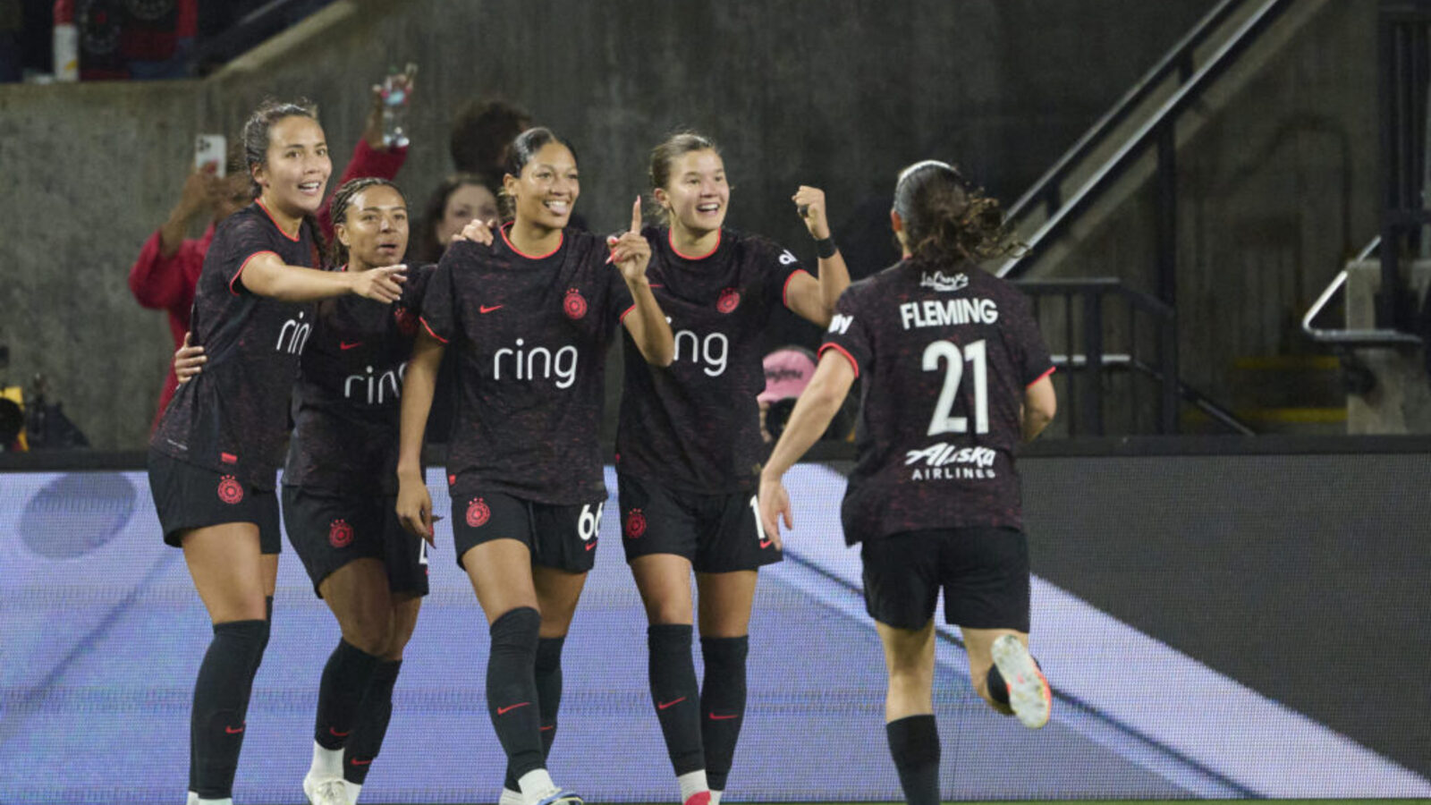 Thorns Secure 2-0 Victory Over Rivals, Despite Two Red Cards