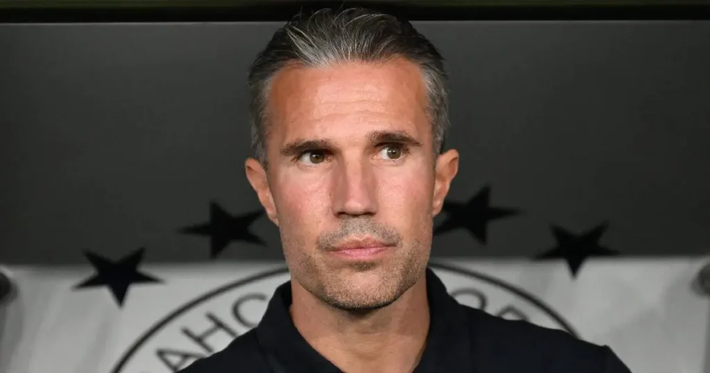 മാഞ്ചസ്റ്റർ യുണൈറ്റഡ് പരിശീലകനാകാൻ വാൻ പേഴ്സിക്ക് യോഗ്യതയുണ്ടെന്ന് റൂഡ് ഗുള്ളിറ്റ്