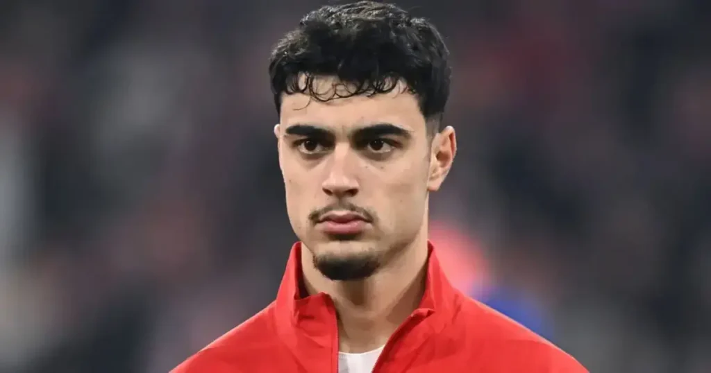 റയൽ മാഡ്രിഡിനെതിരായ പിഴവുകൾക്കിടയിലും പാവ്‌ലോവിച്ചിനെ പ്രശംസിച്ച് കോമ്പാനി