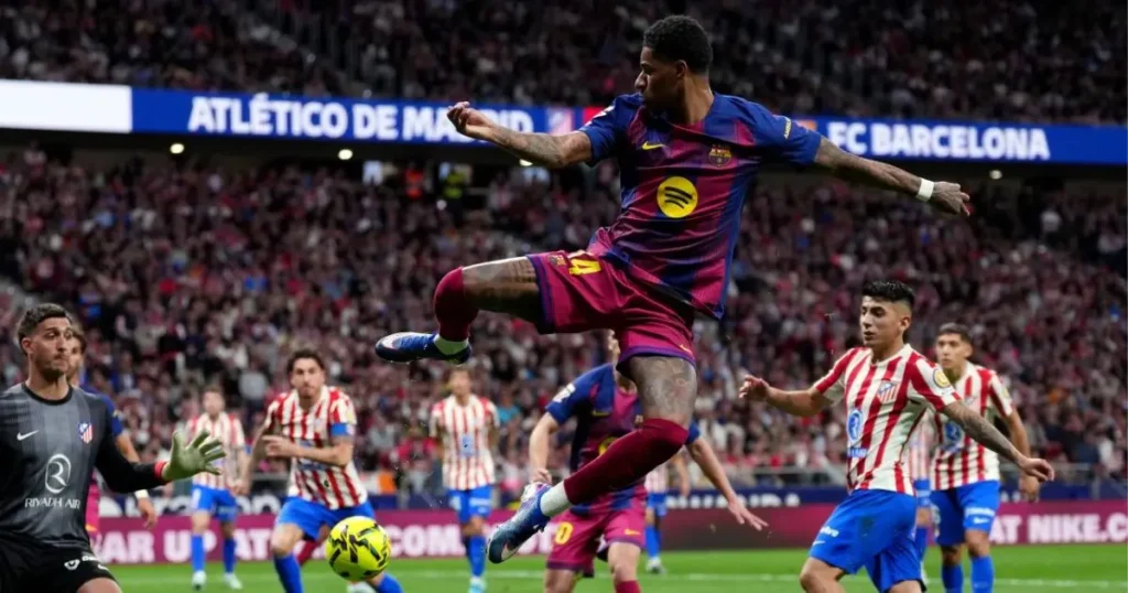 റാഷ്‌ഫോർഡിന്റെ റിലീസ് ക്ലോസ് തുക നൽകാൻ മടിക്കുന്ന ബാഴ്‌സലോണയെ വിമർശിച്ച് ഗാരി നെവിൽ