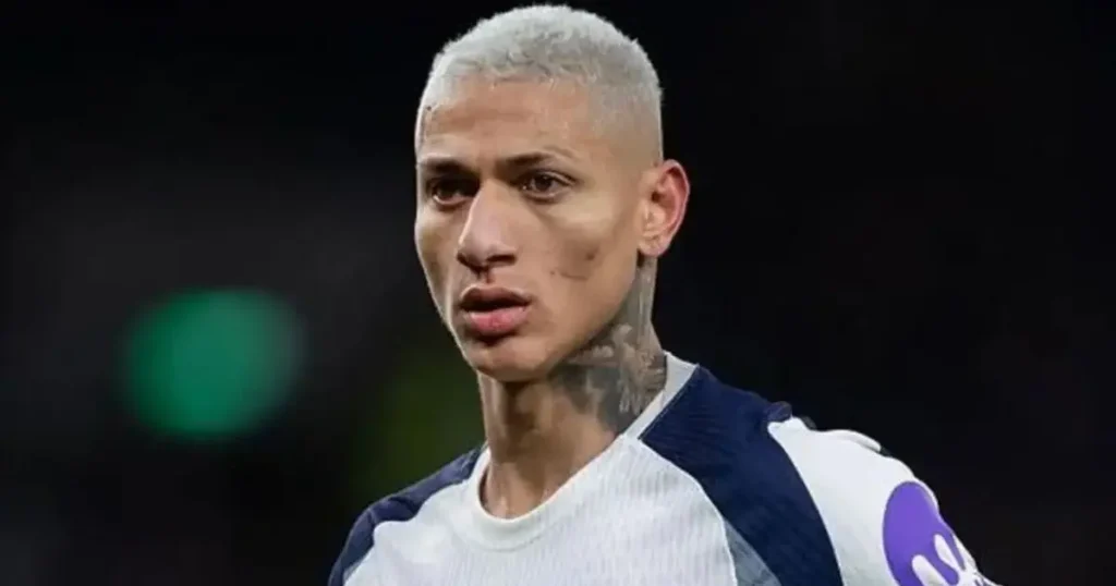 എംബാപ്പെയ്ക്ക് പകരക്കാരനാകാൻ പിഎസ്ജി തന്നെ സമീപിച്ചിരുന്നു: വെളിപ്പെടുത്തലുമായി റിച്ചാർലിസൺ