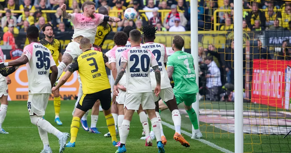 ഡോർട്ട്മുണ്ടിനെ വീഴ്ത്തി ബയർ ലവർകൂസൻ; ചാമ്പ്യൻസ് ലീഗ് പ്രതീക്ഷകൾ സജീവം ഡോർട്ട്മുണ്ടിനെ വീഴ്ത്തി ബയർ ലവർകൂസൻ; ചാമ്പ്യൻസ് ലീഗ് പ്രതീക്ഷകൾ സജീവം