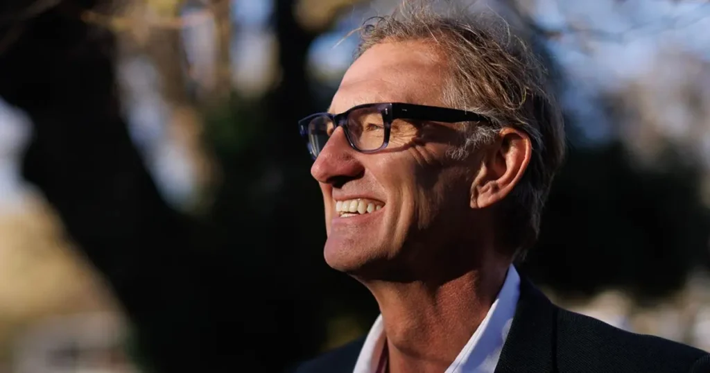 യൂറോ 96-ന് ശേഷം മദ്യലഹരിയിൽ 44 ദിവസം; ജീവിതത്തിലേക്ക് മടങ്ങിയെത്തിയതിനെക്കുറിച്ച് തുറന്നുപറഞ്ഞ് ടോണി ആഡംസ് യൂറോ 96-ന് ശേഷം മദ്യലഹരിയിൽ 44 ദിവസം; ജീവിതത്തിലേക്ക് മടങ്ങിയെത്തിയതിനെക്കുറിച്ച് തുറന്നുപറഞ്ഞ് ടോണി ആഡംസ്