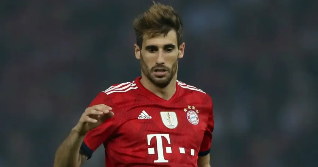 ബയേൺ മ്യൂണിക്കിലേക്ക് പോകും മുൻപ് ബാഴ്സലോണയുമായി ചർച്ച നടത്തിയിരുന്നെന്ന് ജാവി മാർട്ടിനെസ്