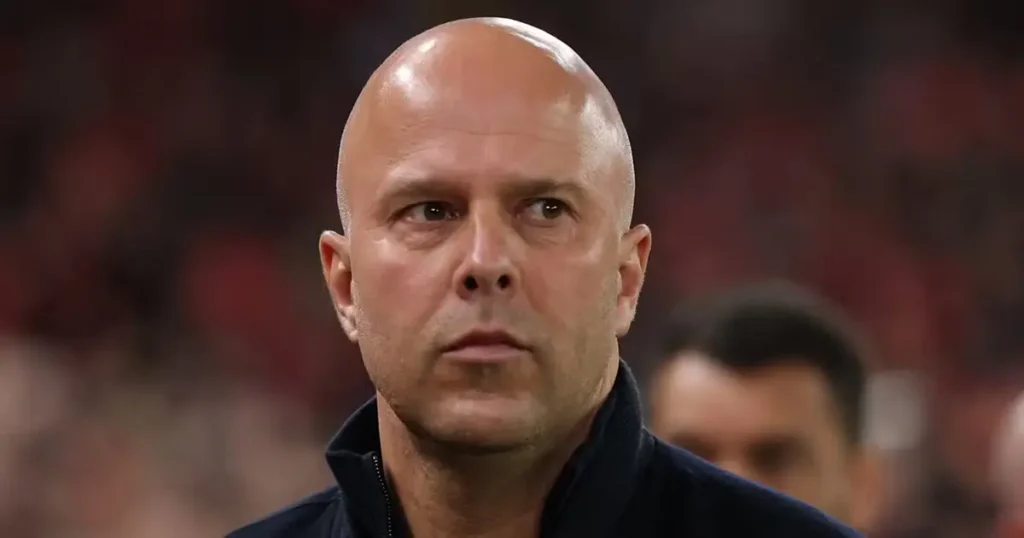 ആർനെ സ്ലോട്ടിന്റെ ഭാവിയിൽ വ്യക്തത വരുത്തി ലിവർപൂൾ; പരിശീലകനിൽ വിശ്വാസമർപ്പിച്ച് ക്ലബ്ബ്