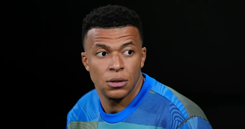 Champions League: एहतियात के तौर पर रियल मैड्रिड के ट्रेनिंग सेशन से दूर रहे किलियन एम्बाप्पे