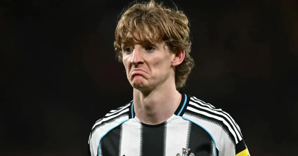 ആന്റണി ഗോർഡൻ ലിവർപൂളിലേക്ക്? ചർച്ചകളില്ലെന്ന് റിപ്പോർട്ട്