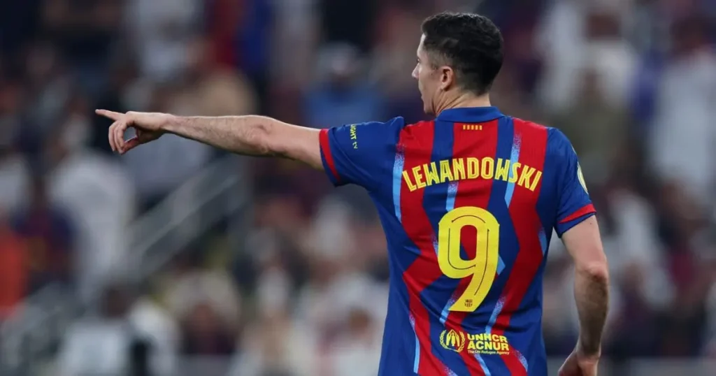 La Liga: बार्सिलोना के स्ट्राइकर लेवांडोव्स्की को लेकर एसी मिलान ने दिलचस्पी कम की