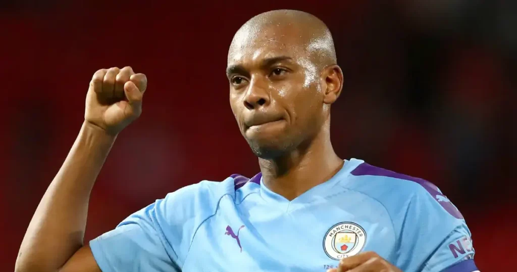 Premier League: मैनचेस्टर सिटी के कप्तान के तौर पर फर्नाडिन्हो ने चिल्लाने के बजाय हौसला बढ़ाने को चुना