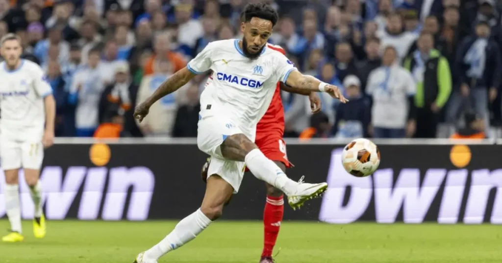 മകനൊപ്പം പ്രീമിയർ ലീഗിൽ കളിക്കാൻ ആഗ്രഹമെന്ന് ഒബമയാങ്