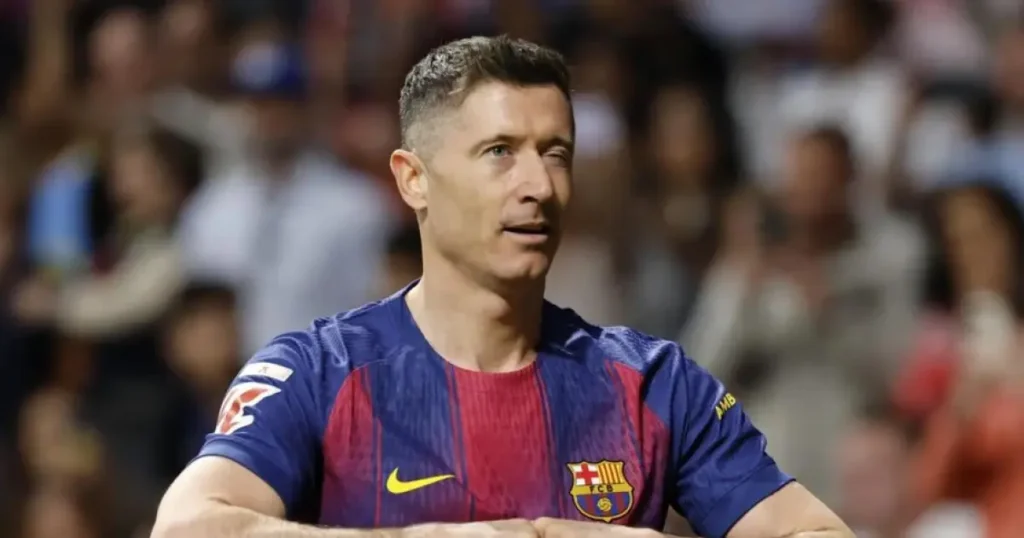 റോബർട്ട് ലെവൻഡോവ്സ്കിയുടെ ഏജന്റ് ഇറ്റലിയിൽ; യുവന്റസുമായും മിലാനുമായും ചർച്ചയെന്ന് റിപ്പോർട്ട്