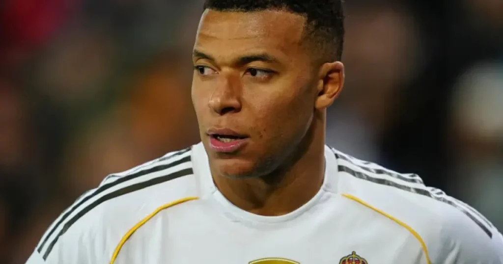 റിയൽ മാഡ്രിഡിൽ പ്രതീക്ഷയ്ക്കൊത്ത പ്രകടനം കാഴ്ചവെച്ചില്ലെന്ന് കിലിയൻ എംബാപ്പെ; ഈ സീസണിൽ നേടിയത് 40 ഗോളുകൾ