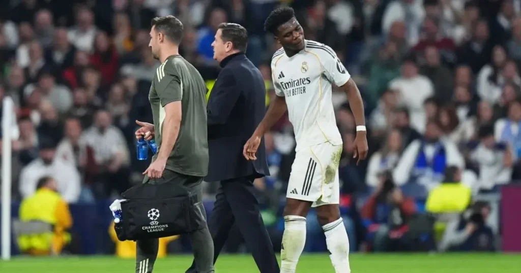 ഹാംസ്ട്രിംഗ് പരിക്ക്: റയൽ ബെറ്റിസിനെതിരായ മത്സരത്തിൽ നിന്ന് ഔറേലിയൻ ചുവാമേനി പുറത്ത്