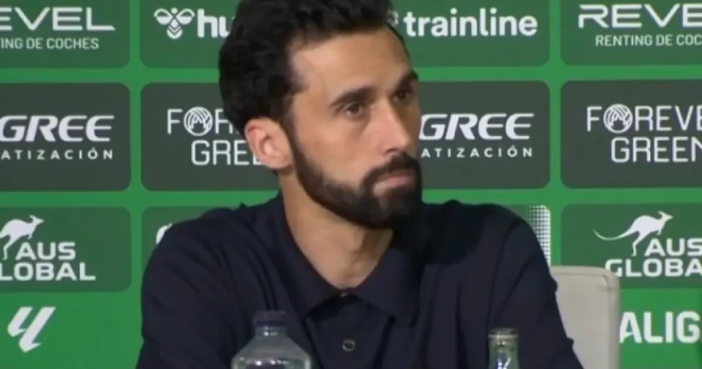 La Liga: रियल मैड्रिड बनाम बेटिस ड्रॉ पर अल्वारो अर्बेलोआ ने रेफरी के फैसले को बताया ‘क्लियर फाउल’