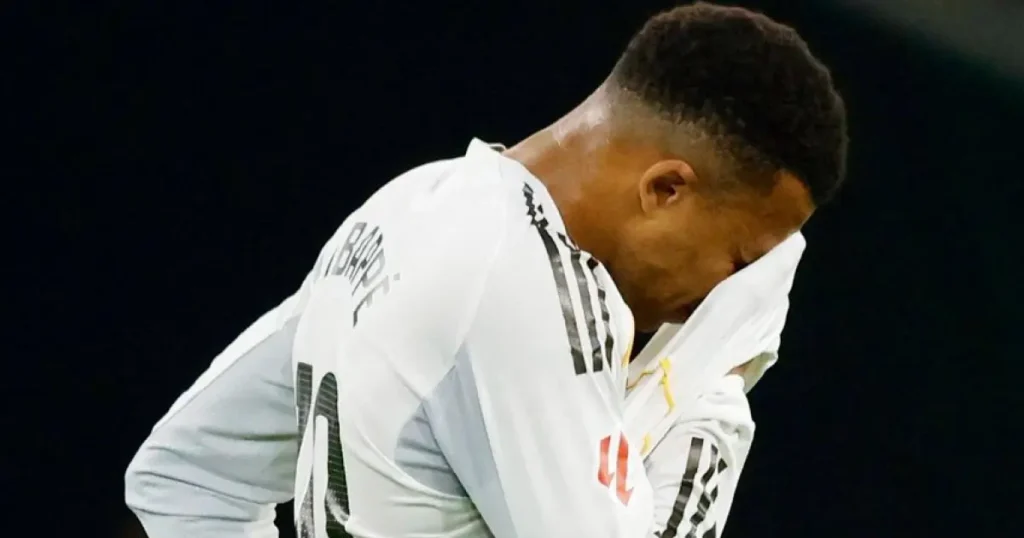 ബെറ്റിസിനെതിരായ മത്സരത്തിനിടെ കിലിയൻ എംബാപ്പെയ്ക്ക് പരിക്കേറ്റു; റിപ്പോർട്ടുകൾ പുറത്ത്