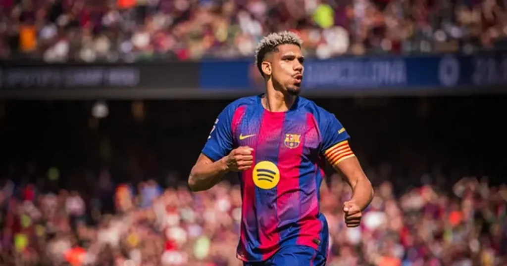 La Liga: रोनाल्ड अराउजो ने खारिज की ट्रांसफर की अटकलें, फ्लिक की कप्तानी में वापसी को तैयार