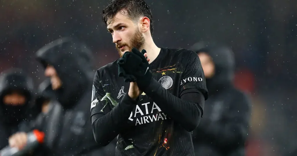 ഖ്വിച്ച ക്വാരത്‌സ്‌ഖേലിയ പിഎസ്ജിയിലേക്ക്? അഭ്യൂഹങ്ങൾ തള്ളി പിതാവ്