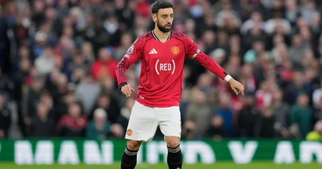 പ്രീമിയർ ലീഗ് പ്ലെയർ ഓഫ് ദി സീസൺ പുരസ്കാരം ബ്രൂണോ ഫെർണാണ്ടസിന് ലഭിക്കുമെന്ന് മൈക്കൽ കാരിക്