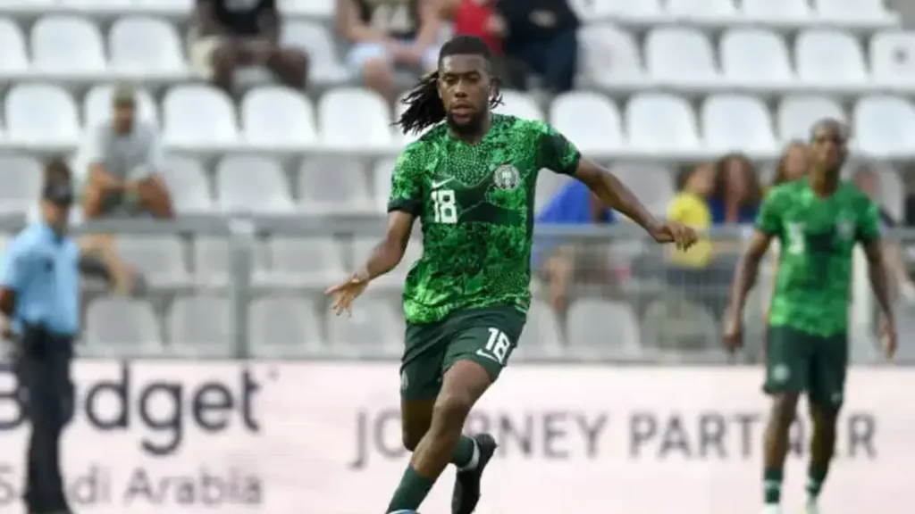 Alex Iwobi Commends Victor Osimhen’s Strong Winning Attitude in Training
