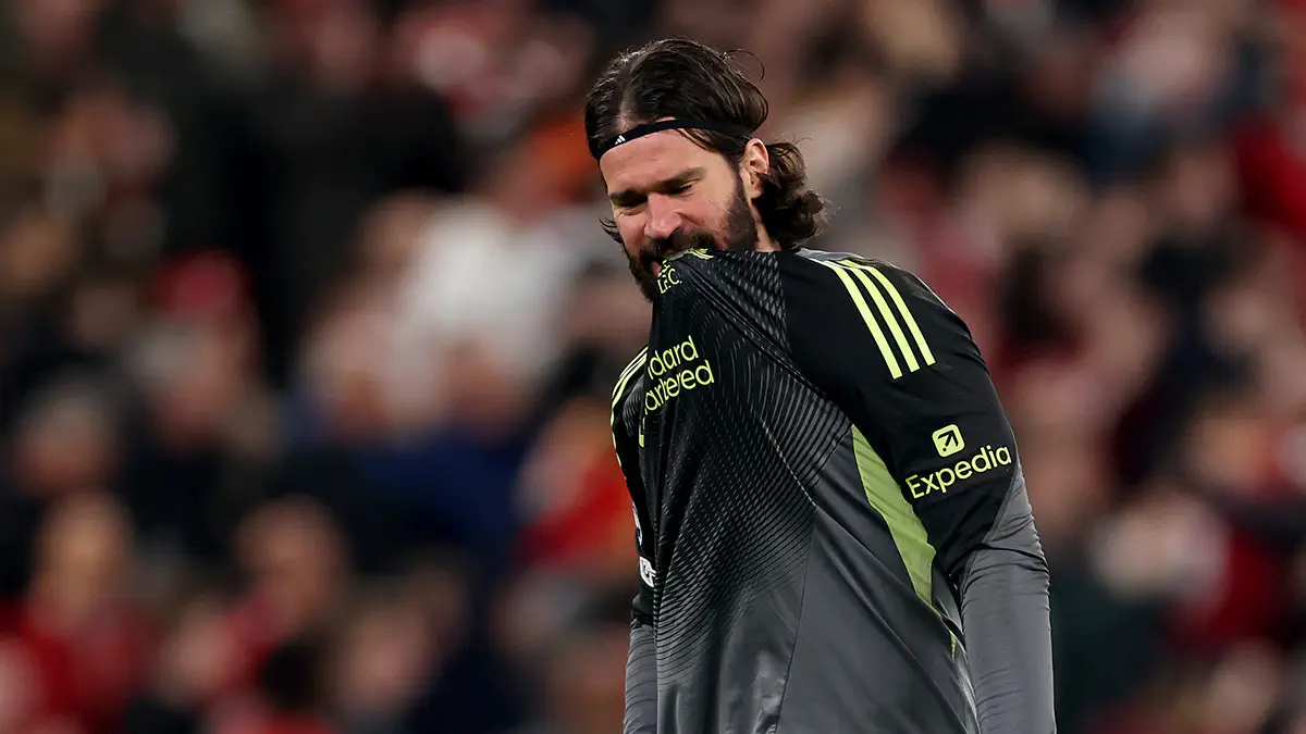 Black streak. Official: Alisson out for the rest of the season. The Brazilian risks missing the World Cup