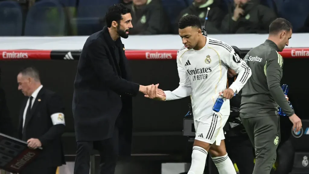 Álvaro Arbeloa reacts to Kylian Mbappé liking a post about Mourinho’s possible return.