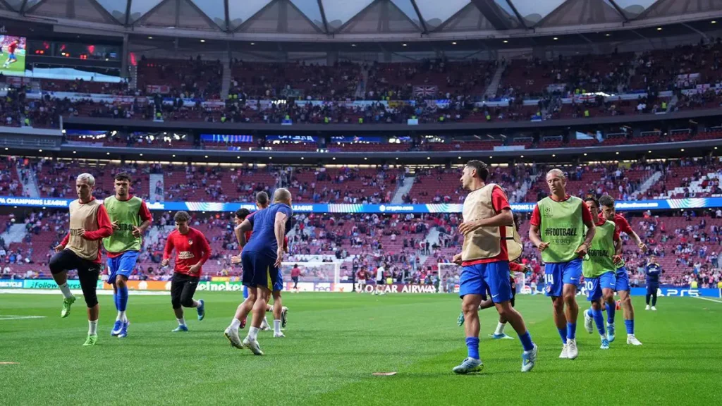 Arsenal unhappy with Atletico’s pitch. What’s going on?