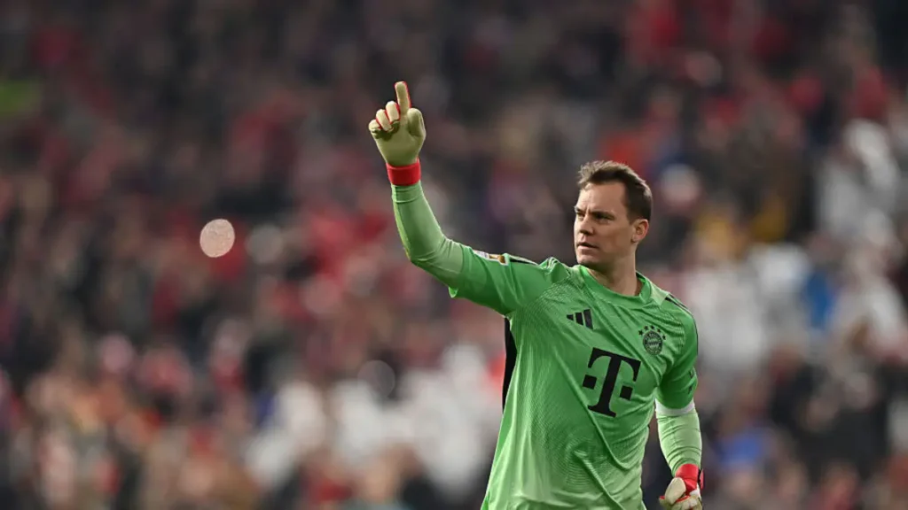 Bayern Sporting Director Discusses Potential Contract Extension for Neuer